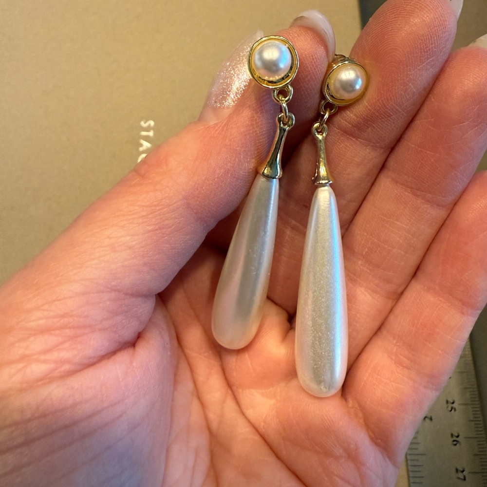 Elegant Gold and Pearl Drop Earrings
